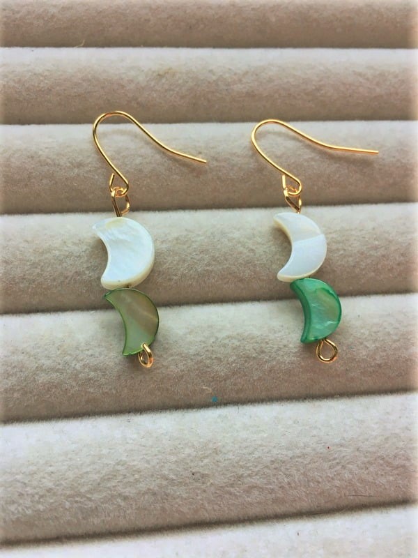 pendientes luna blanco y verde